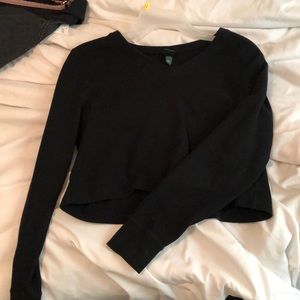 Wild Fable long sleeve v-neck cropped thermal